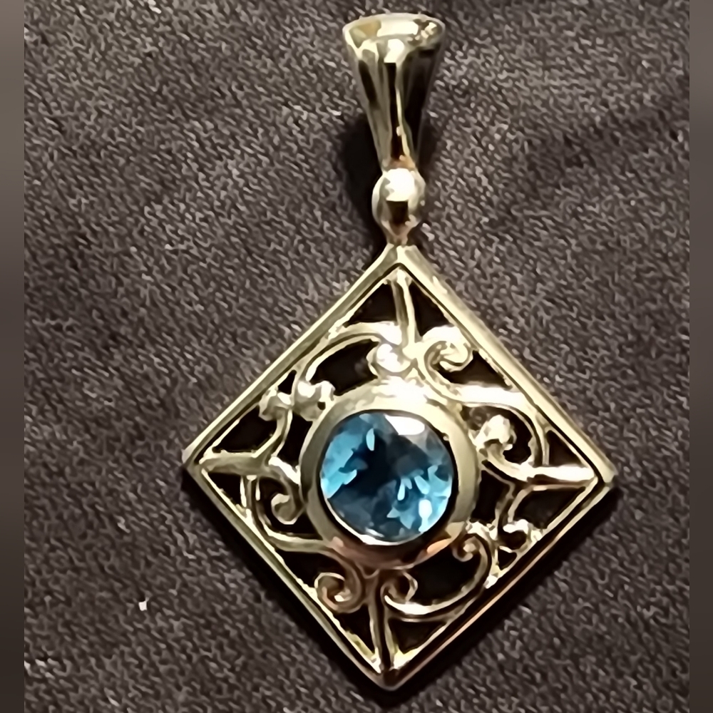 S925 & Swiss blue topaz filigree drop pendant in silver, faceted round-cut, NEW!